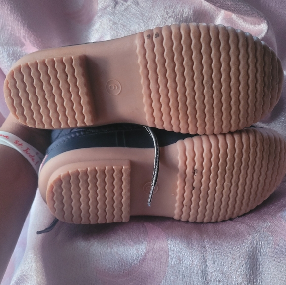 Simply Southern Duck Boots - Picture 4 of 4